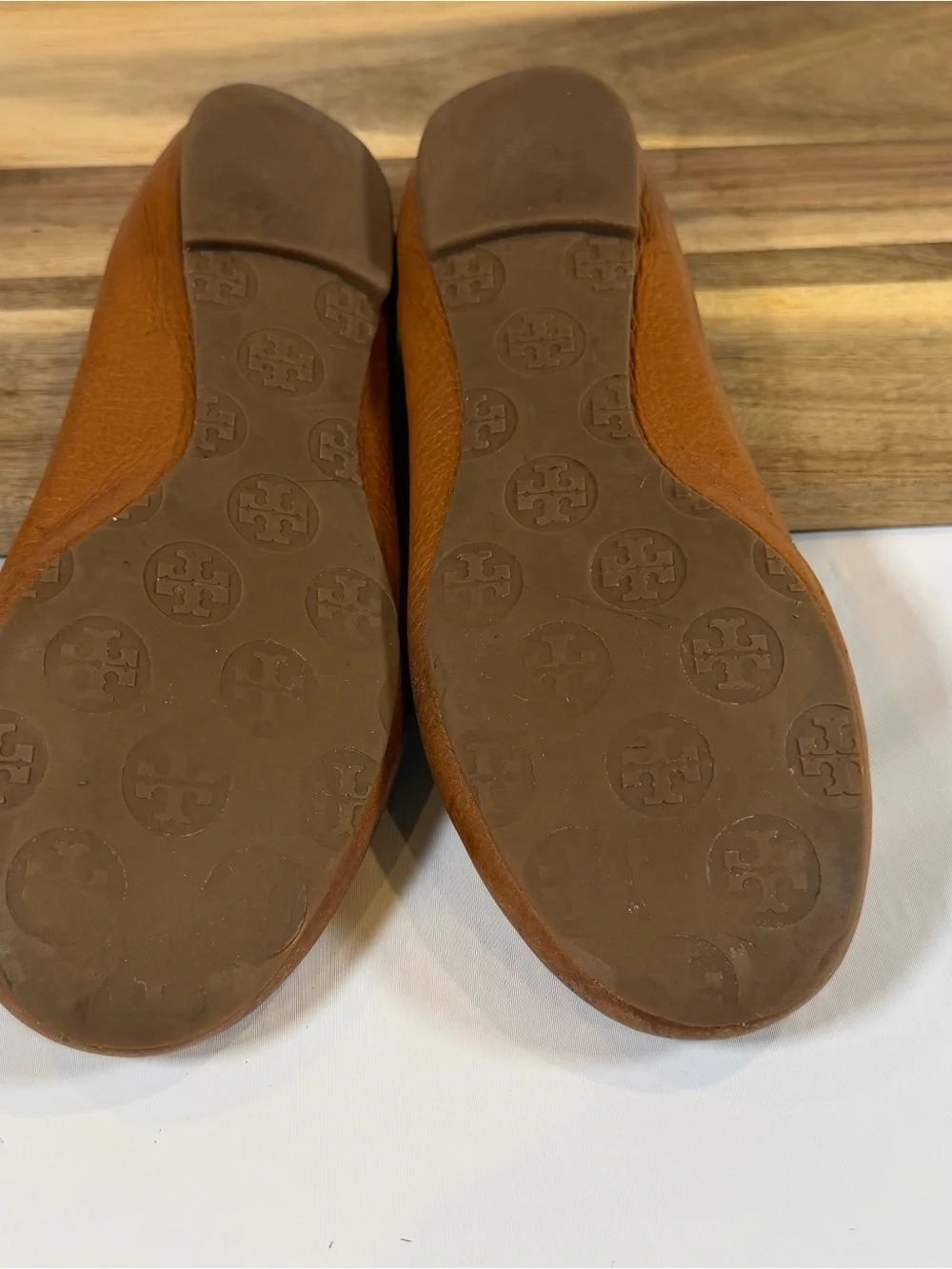 Tory Burch Women's Tan Leather Reva Logo Ballet Flats - Sz 6?